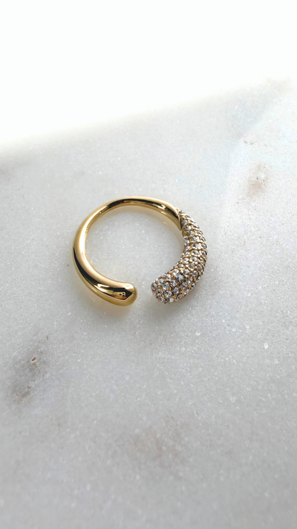 Avarose Sparkle Open Curve Ring