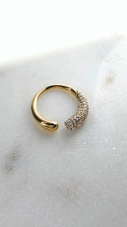 Avarose Sparkle Open Curve Ring