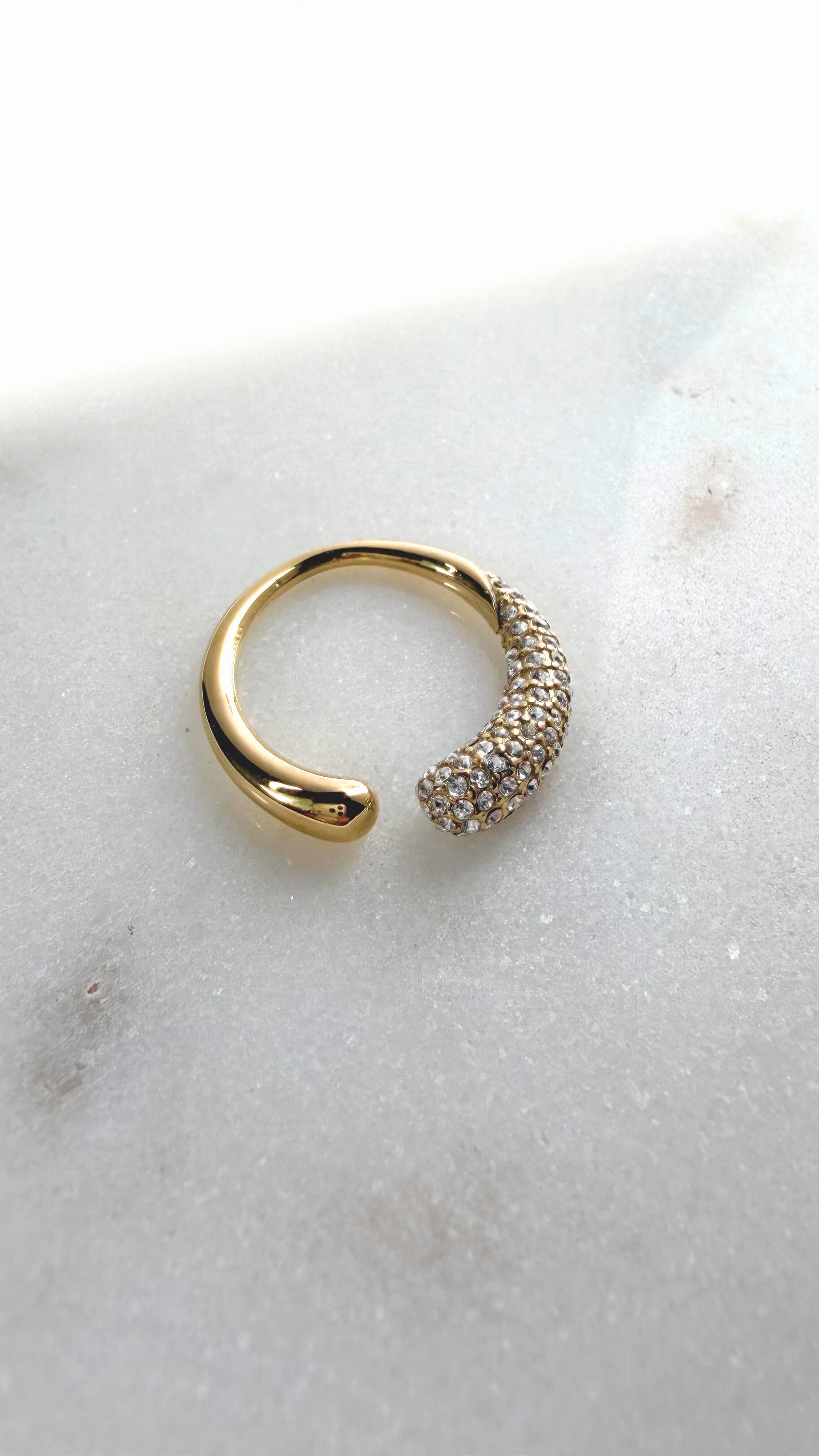 Avarose Sparkle Open Curve Ring