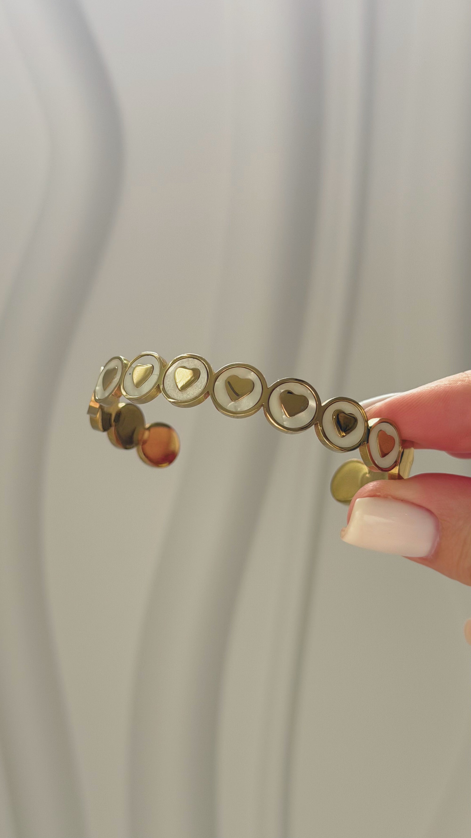 AvaRose Heart Shell Bracelet