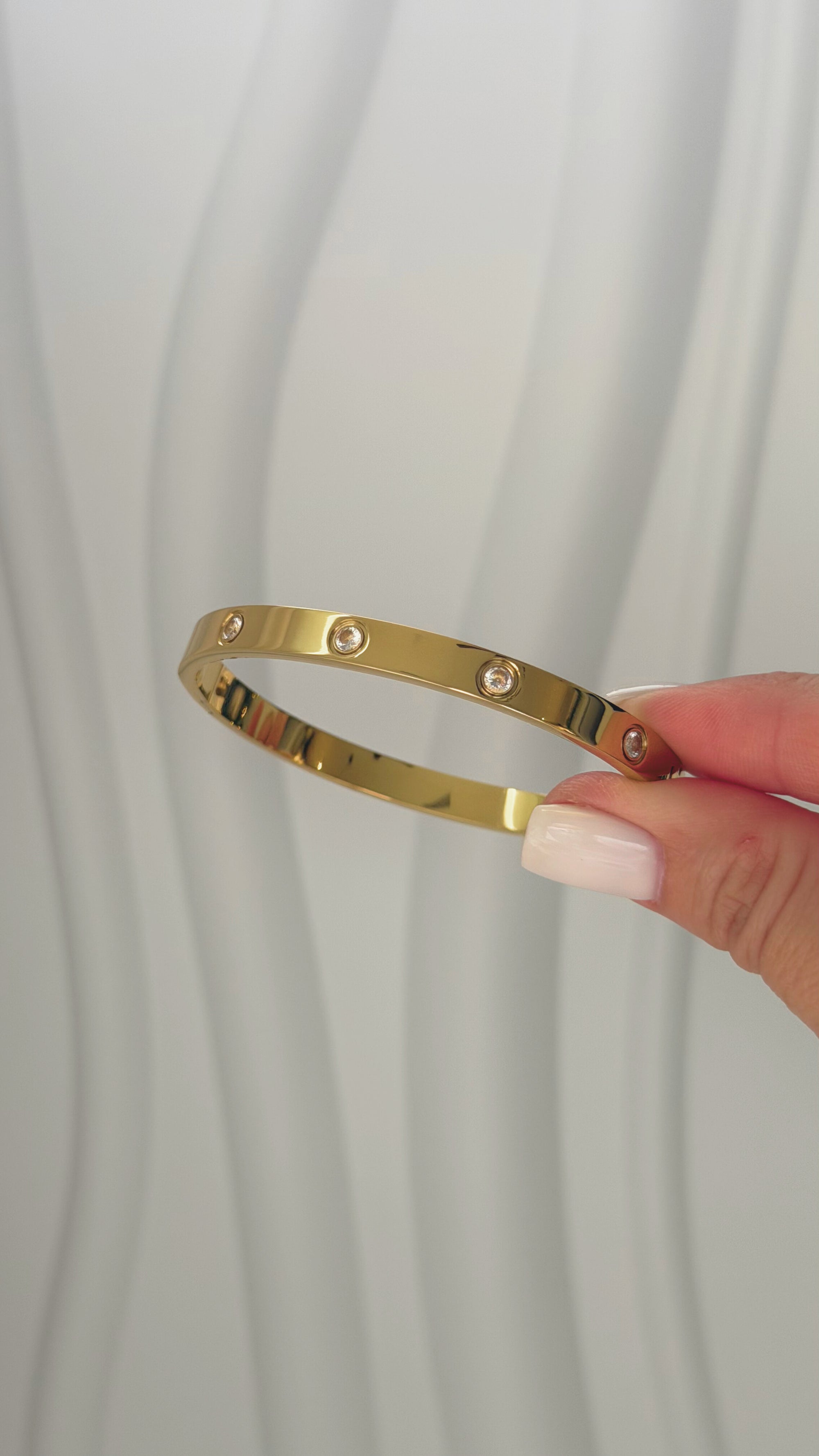 Classic Zircon Bangle